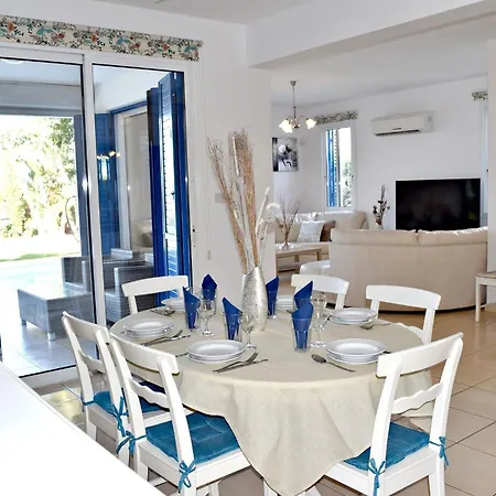 וילה Latchi Front - Private Heated Pool - Amazing Uninterrupted Sea Views Polis