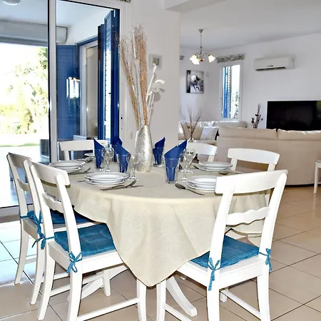 Willa Latchi Front - Private Heated Pool - Amazing Uninterrupted Sea Views *