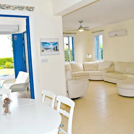 Latchi Front - Private Heated Pool - Amazing Uninterrupted Sea Views וילה Polis