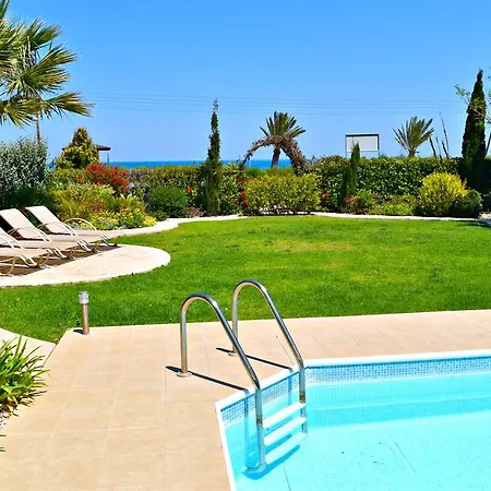 Latchi Front - Private Heated Pool - Amazing Uninterrupted Sea Views וילה *