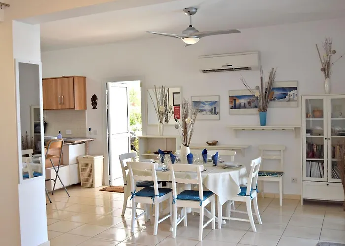 Latchi Front - Private Heated Pool - Amazing Uninterrupted Sea Views ヴィラ *