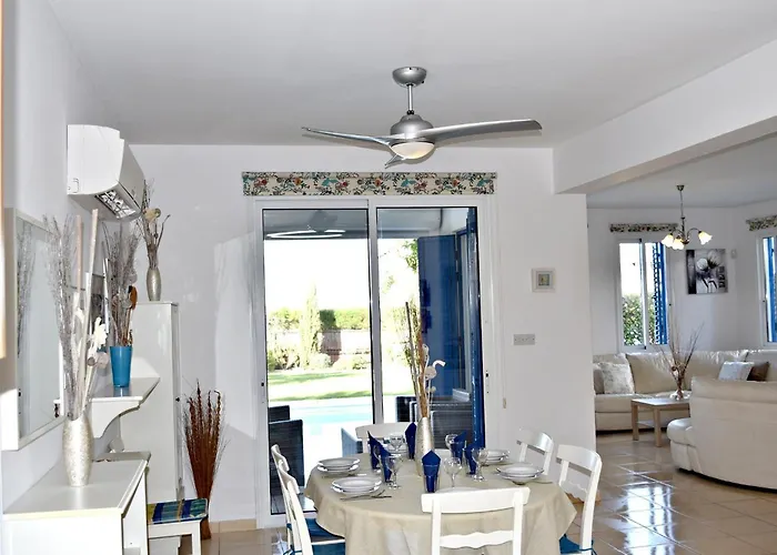 Latchi Front - Private Heated Pool - Amazing Uninterrupted Sea Views ヴィラ